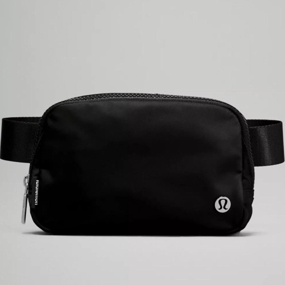Lululemon Everywhere Belt Bag
